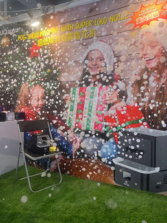 Fog Bubble Machine Pink Colour Smoke-Filling Bubbles Come Out of the Machine