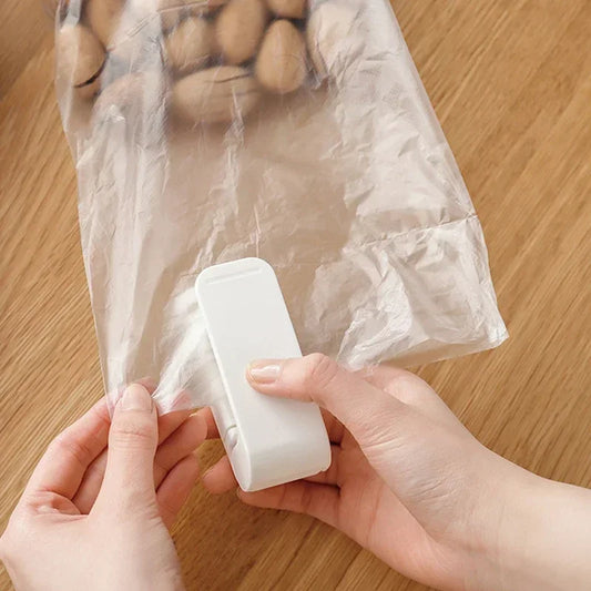 Mini Heat Bag Packaging Sealer Portable Plastic Bag Clip Sealing Machine Food Storage Seal Snack Sealing Kitchen Gadgets